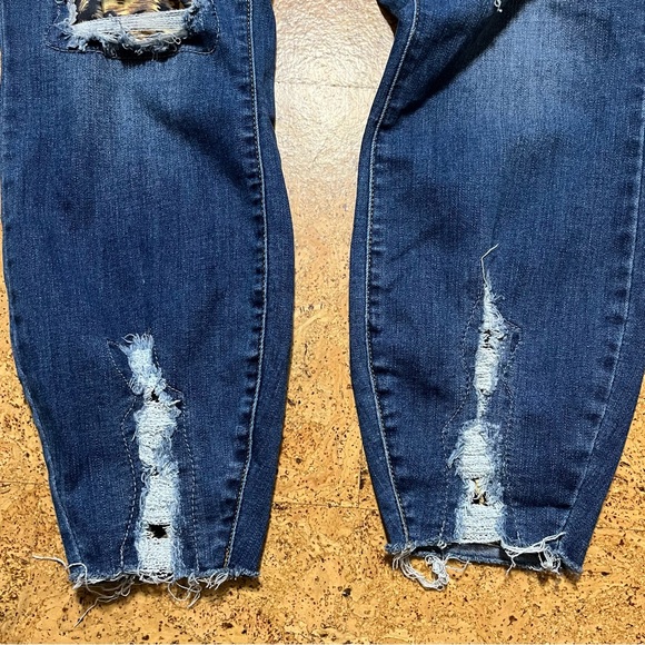 Judy Blue Distressed Leopard Patch Skinny Fit Jeans Sz 16W - Picture 7 of 13